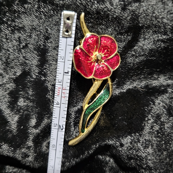 Elegant Red and Green Floral Brooch - Picture 6 of 8
